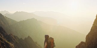 “Destinasi seseorang bukanlah sebuah tempat, melainkan cara baru untuk melihat sesuatu.” – Henry Miller