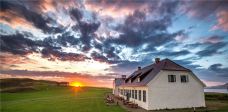 Indahnya Panorama Videy Island di Islandia
