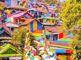 Kemilau Kampung Pelangi yang Jadi Pusat Perhatian Dunia