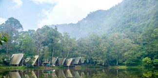 Telaga Warna, Danau Kecil nan Unik yang Bisa Berubah Warna
