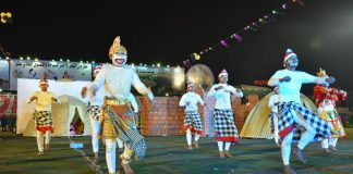 Tari Kecak dan Sajojo Pikat Ribuan Pasang Mata di Sudan