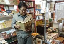 Ratusan Buku Antik Dijual Bebas di Pesta Buku Bandung Ini