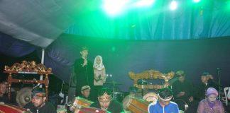 Lengkingan Terompet Silat Sunda Memecah Malam Itu