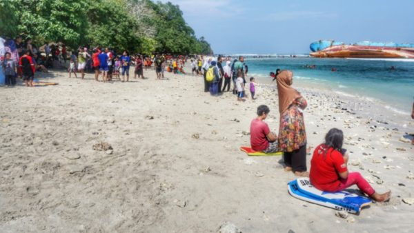 wisatawan pangandaran